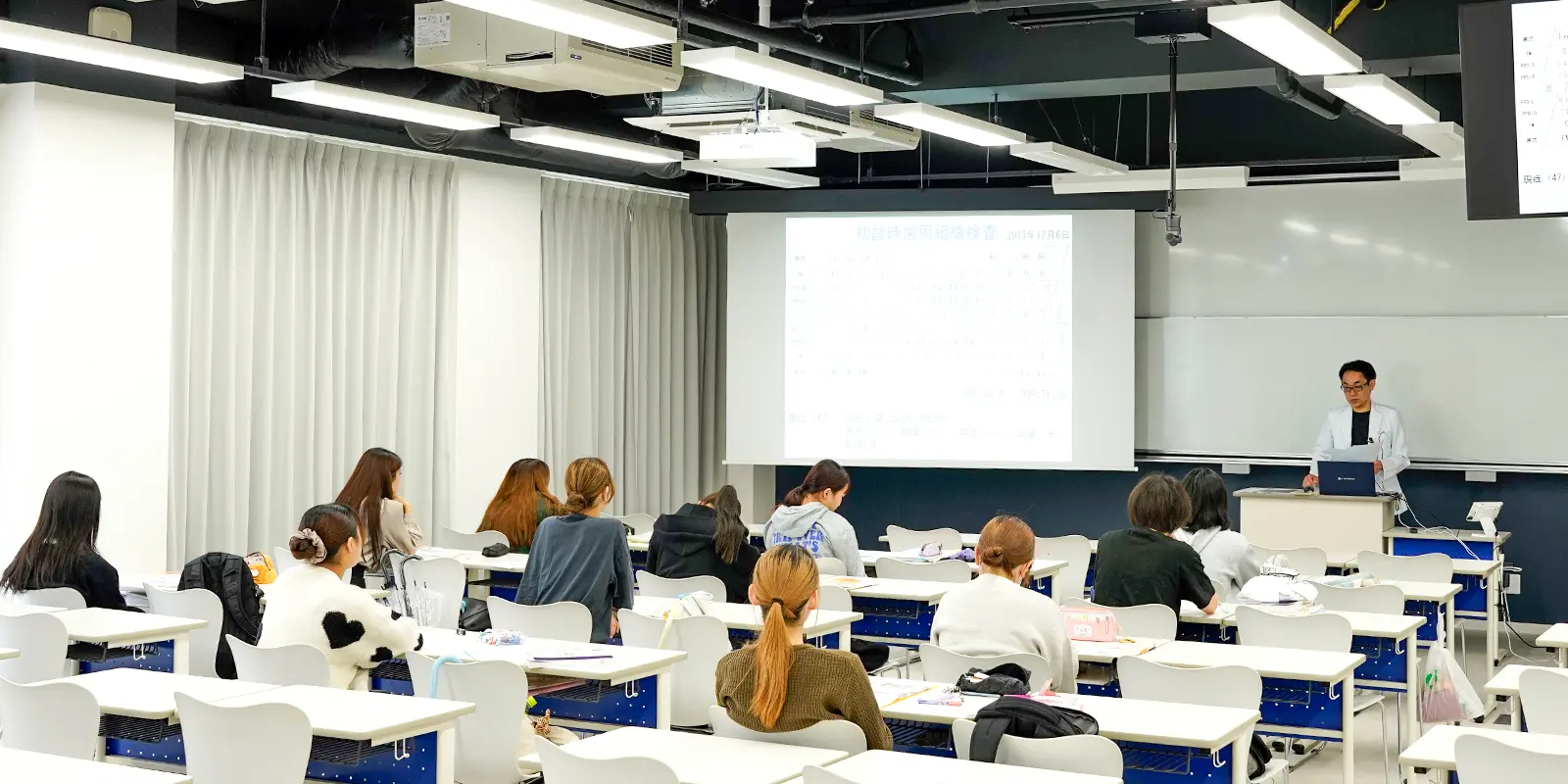 医療創生大学歯科衛生専門学校での授業風景